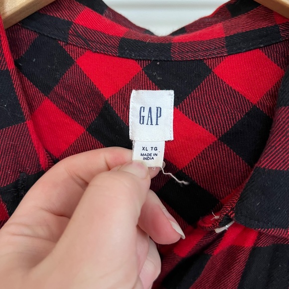 GAP Plaid Button-Down - Picture 2 of 6